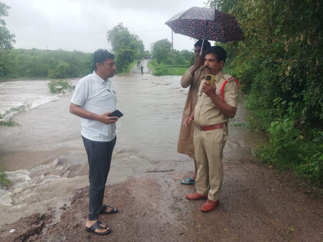 రుద్రూర్ – బొప్పాపూర్ గ్రామానికి రాకపోకలు నిలిపివేత – Kadilinche Vaartha