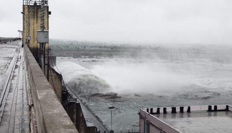 Lifting of 9 gates of Shri Ram Sagar